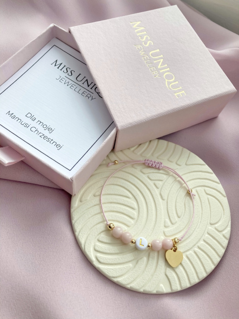 Pastelowa bransoletka na prezent z literką i zawieszką (WYBÓR) Pastelowa bransoletka na prezent z literką i zawieszką (WYBÓR)